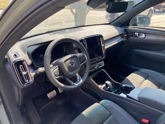 Volvo XC40 Recharge - Imagem 11