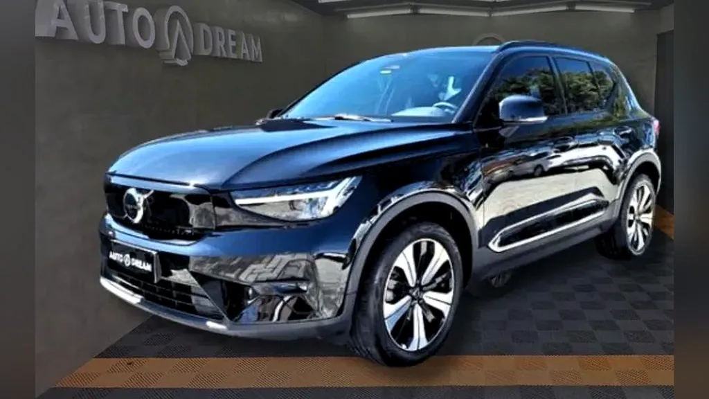 Foto de um volvo xc40 recharge