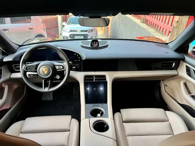 Porsche Taycan - Imagem 6