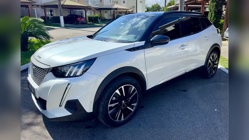 Foto de um peugeot e-2008