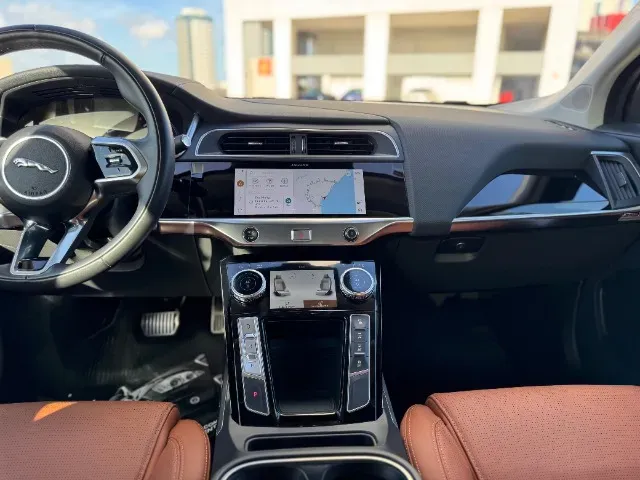 Jaguar I-pace - Imagem 10