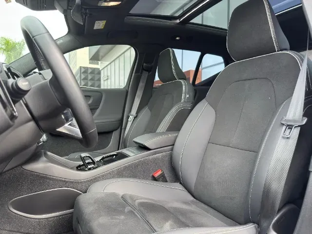 Volvo XC40 Recharge - Imagem 12