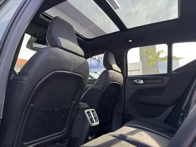 Volvo XC40 Recharge - Imagem 16