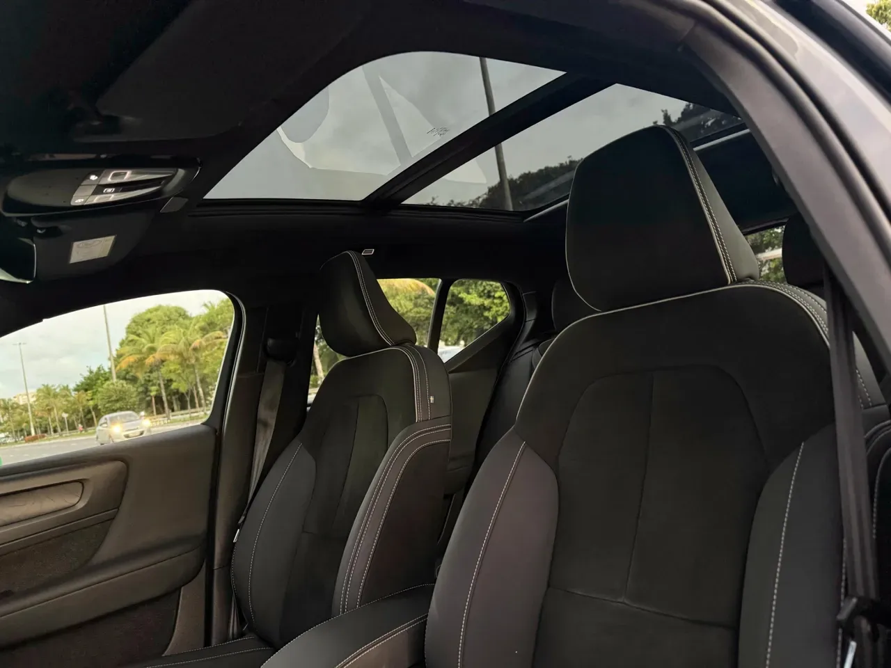 Volvo XC40 Recharge - Imagem 9