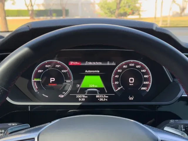 Audi Q8 Sportback E-tron - Imagem 10