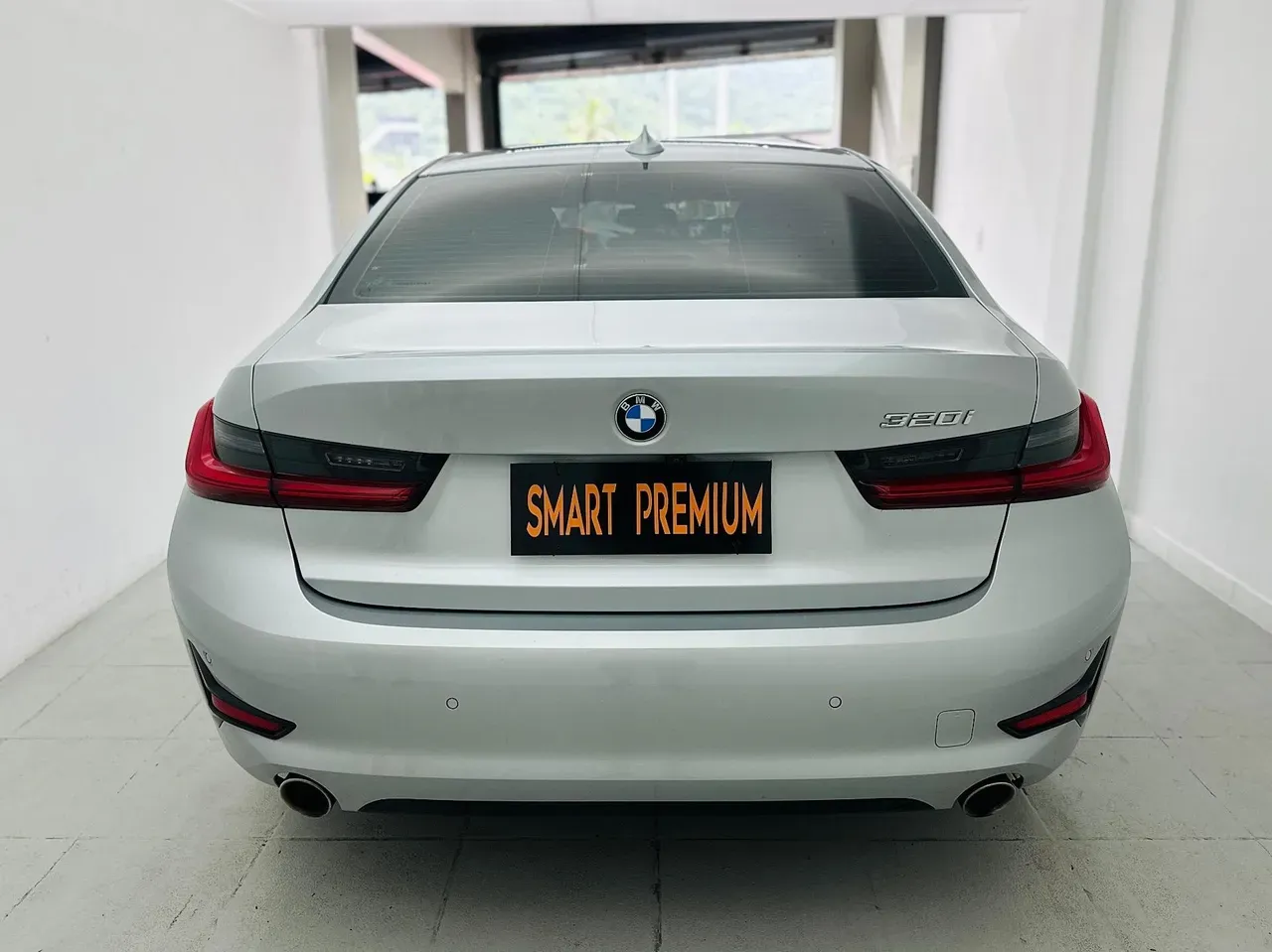 BMW 330e Plug-in Hybrid - Imagem 5