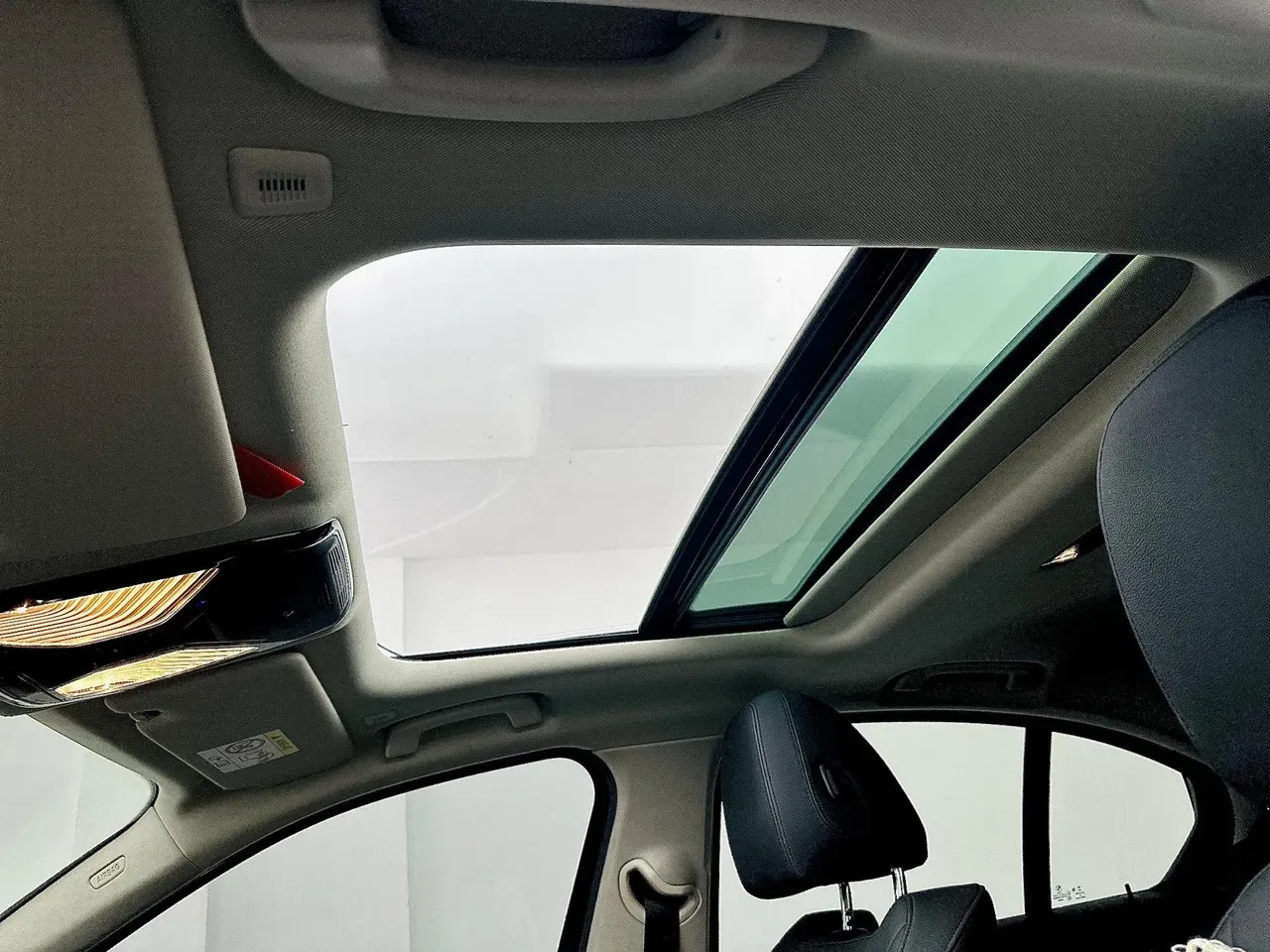 BMW 330e Plug-in Hybrid - Imagem 17