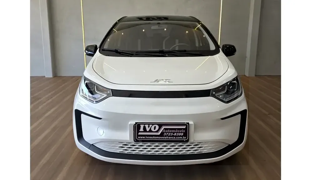 Foto de um jac e-js1