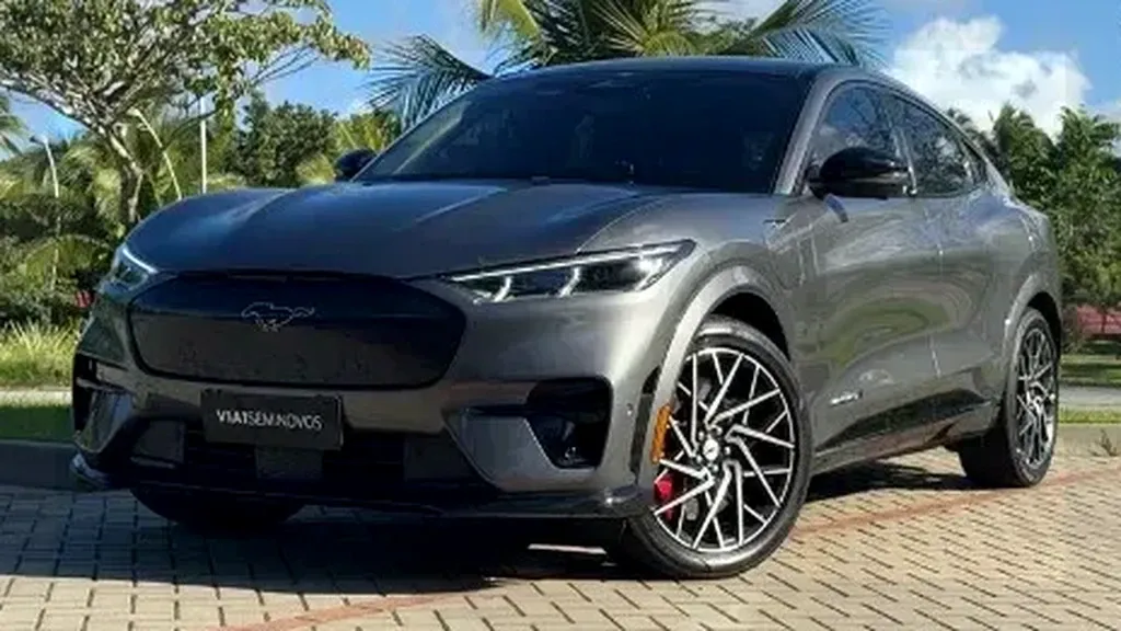 Foto de um ford mustang mach-e