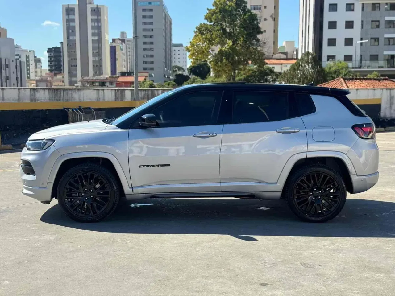 Jeep Compass 4xe Plug-in Hybrid - Imagem 9