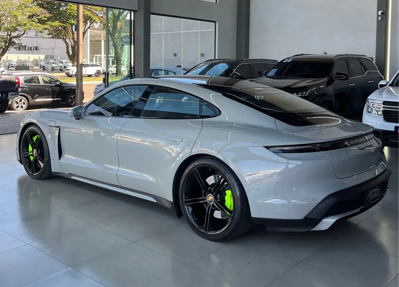 Porsche Taycan - Imagem 6