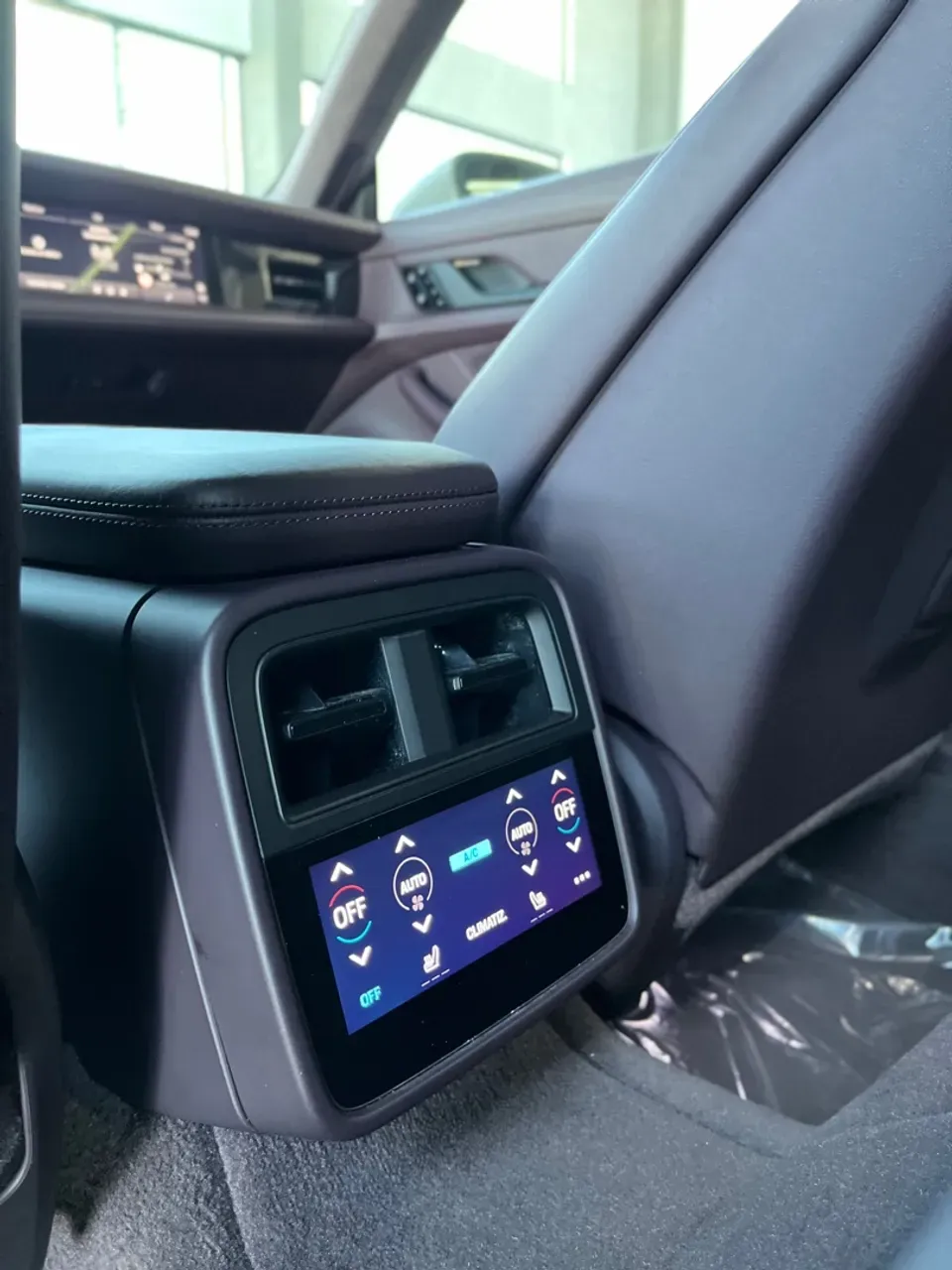 Porsche Taycan - Imagem 16