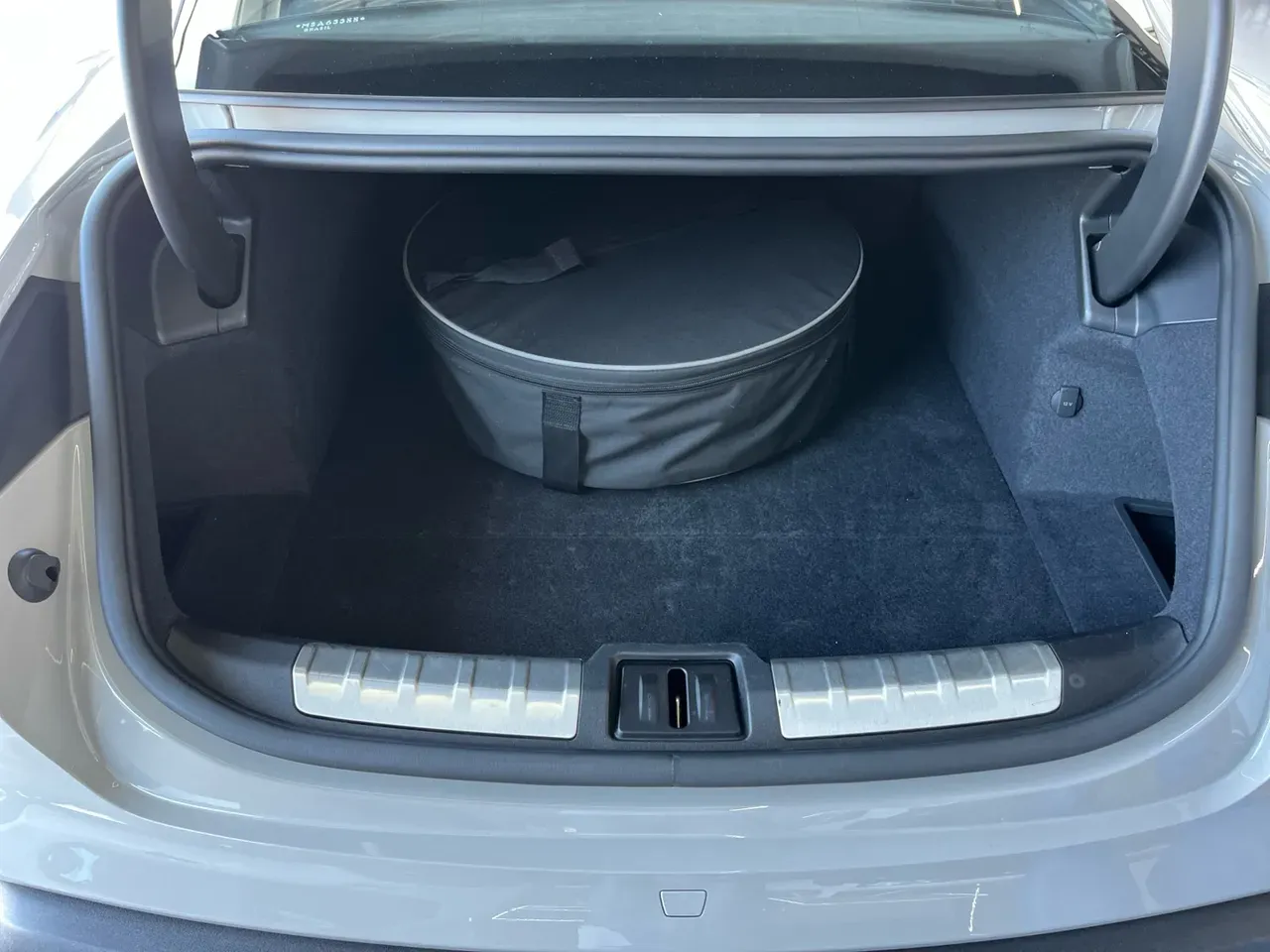 Porsche Taycan - Imagem 19