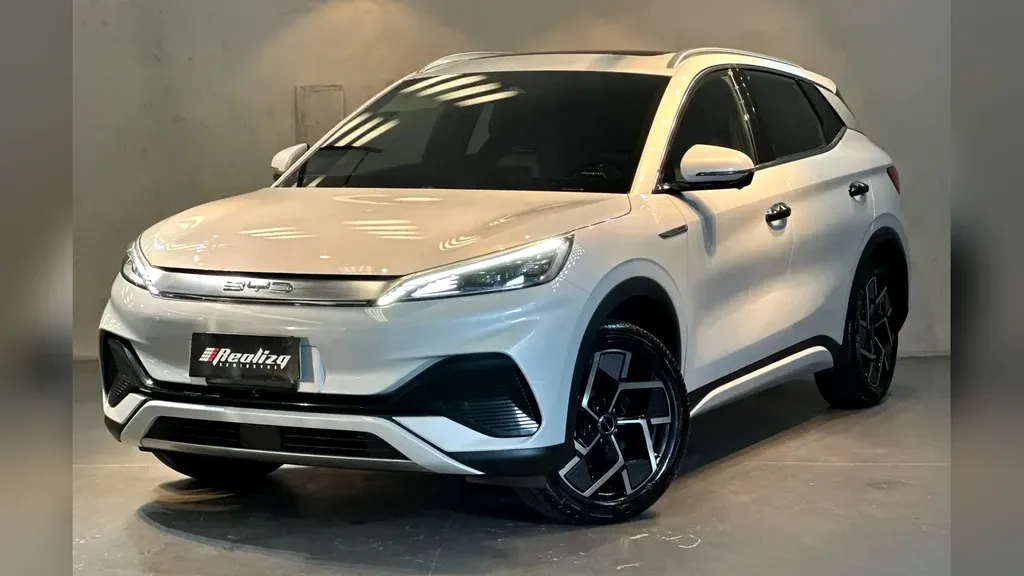 Foto de um byd yuan plus