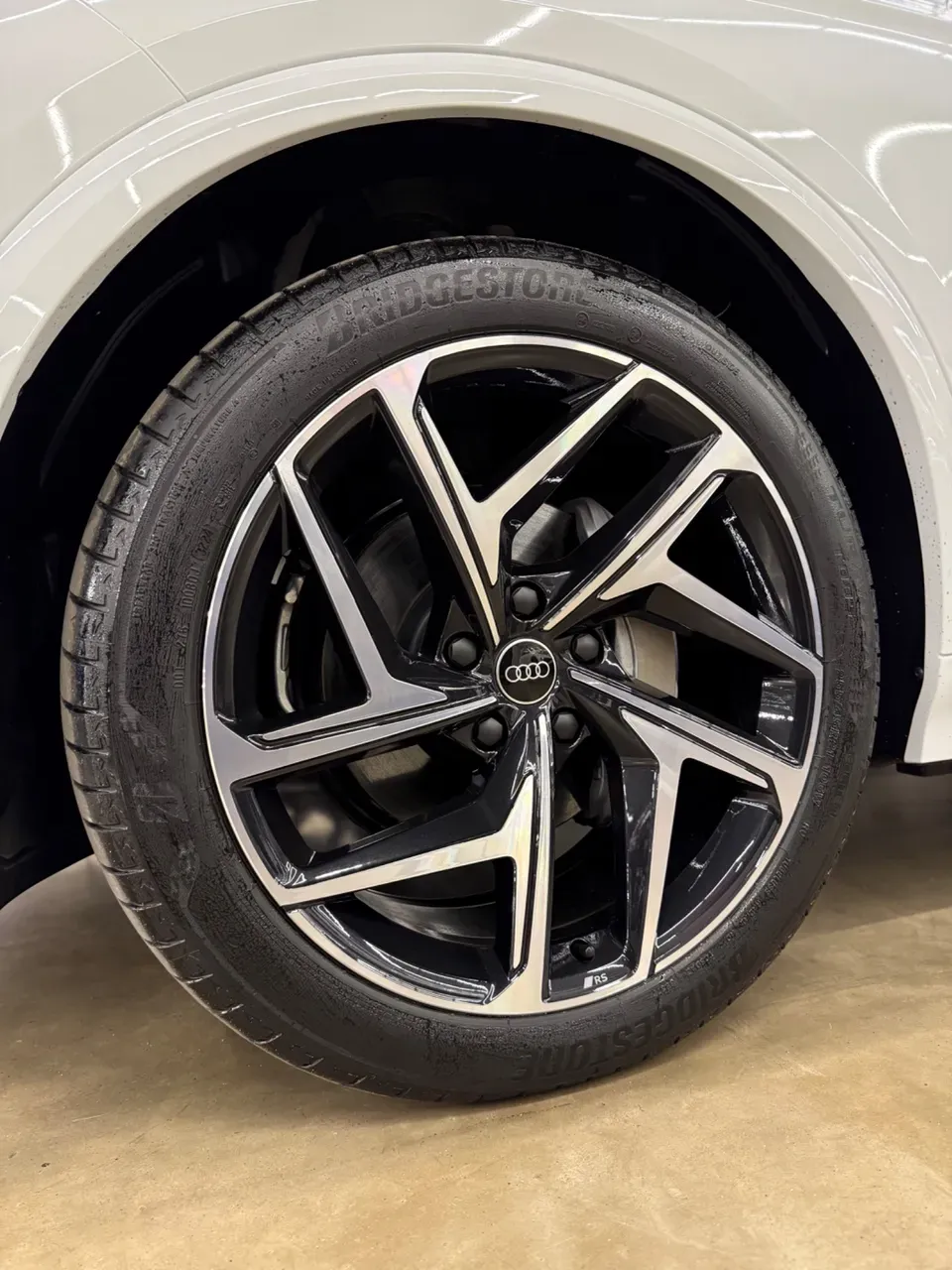 Audi Q6 E-tron - Imagem 18