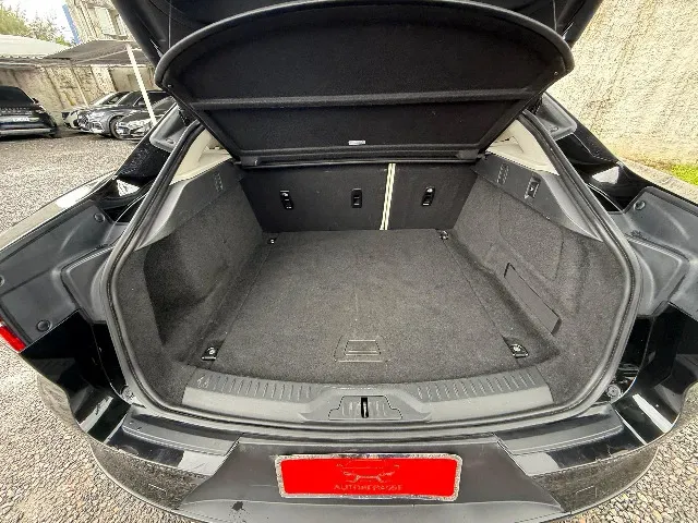 Jaguar I-pace - Imagem 13
