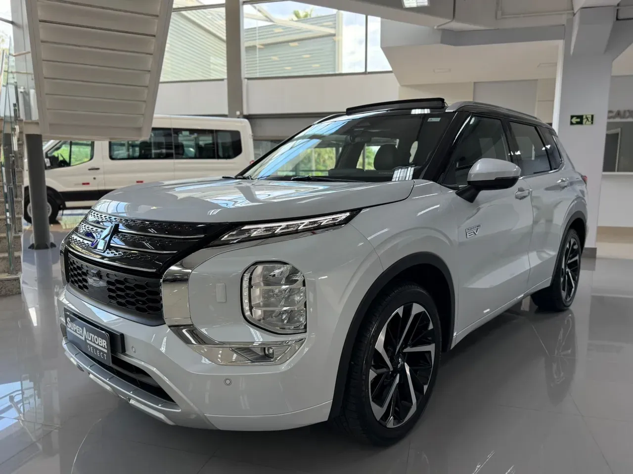 Mitsubishi Outlander Plug-in Hybrid - Imagem 3