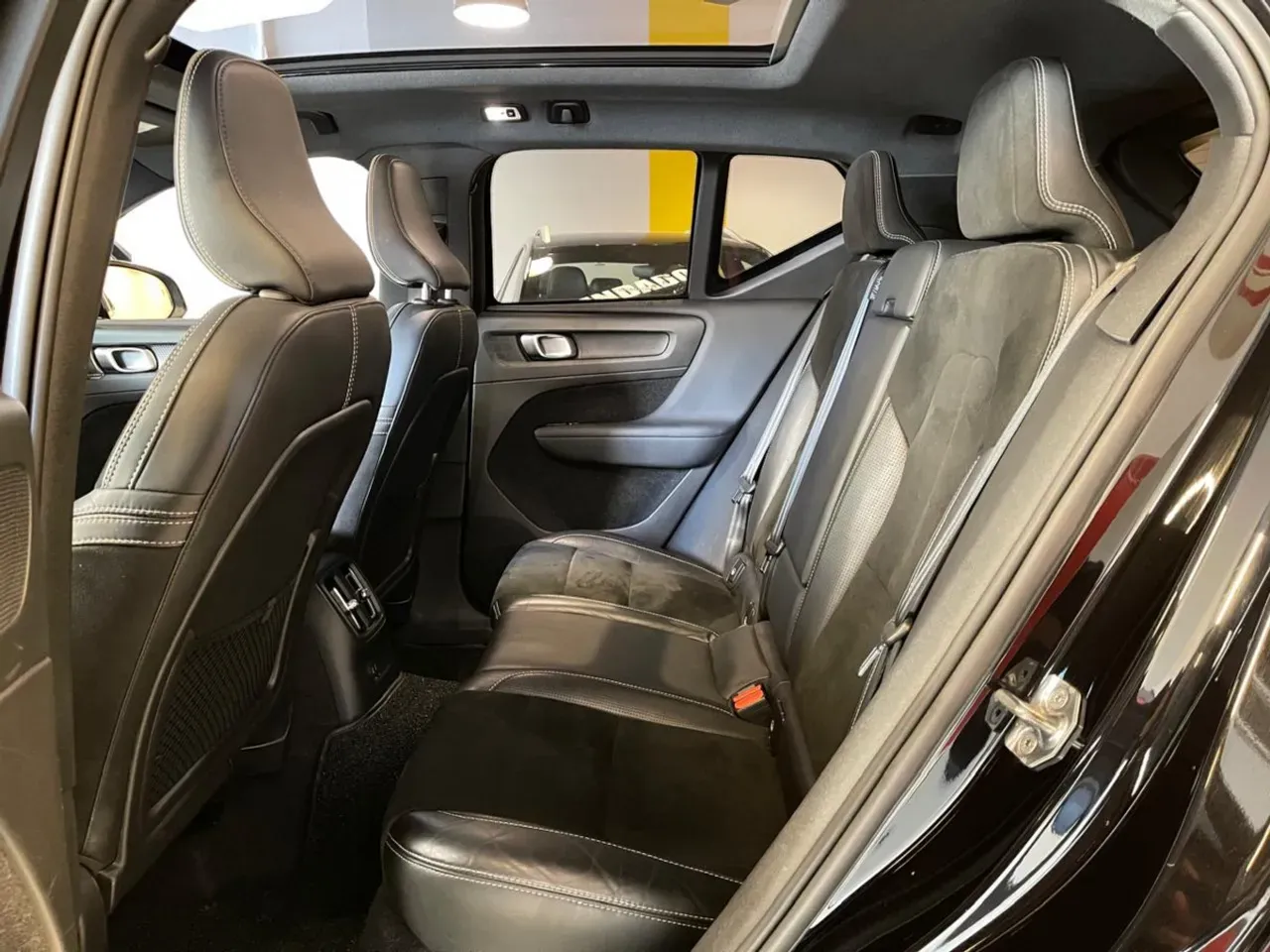 Volvo XC40 Recharge Plug-in Hybrid - Imagem 15