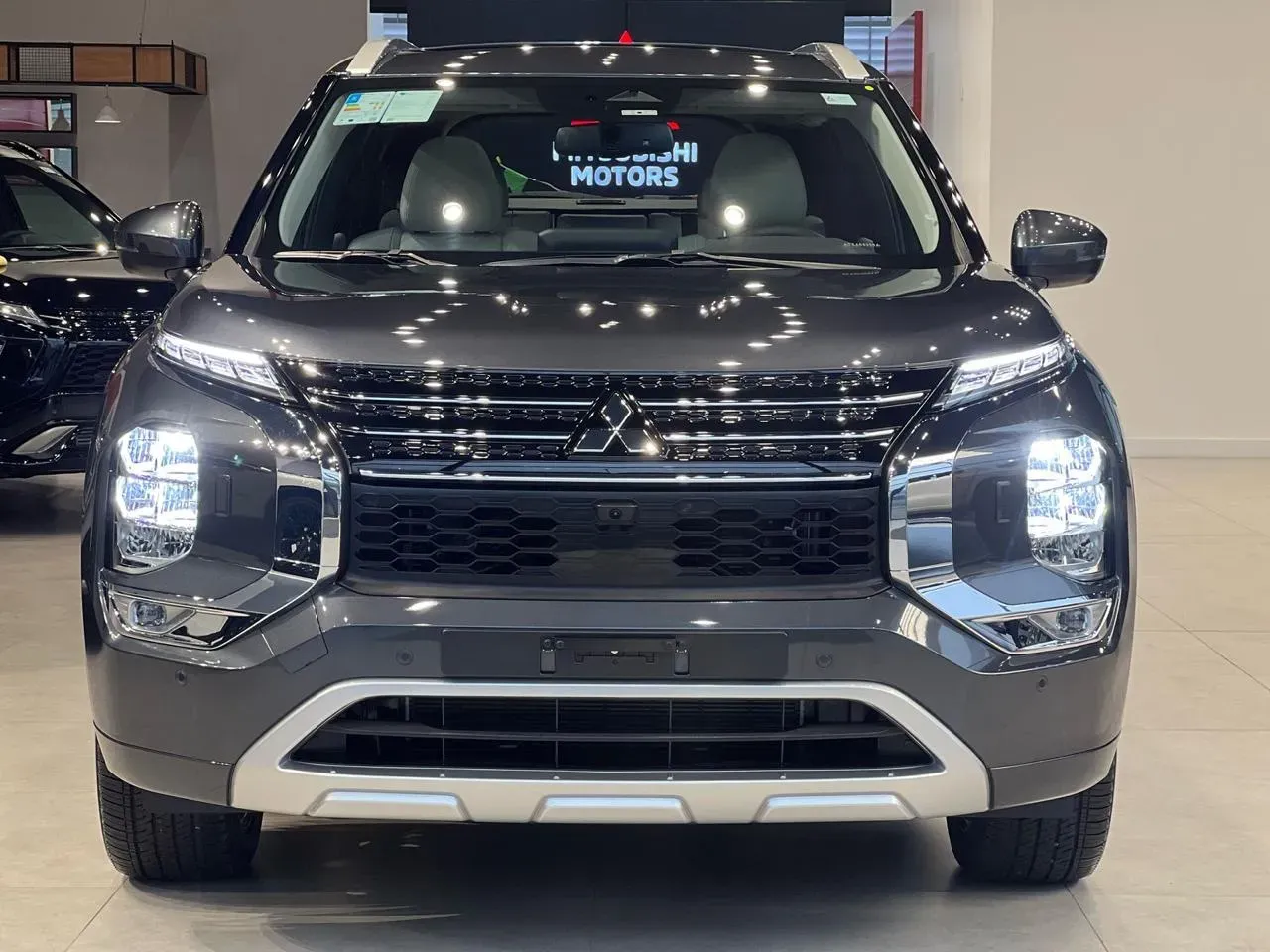 Mitsubishi Outlander Plug-in Hybrid - Imagem 2