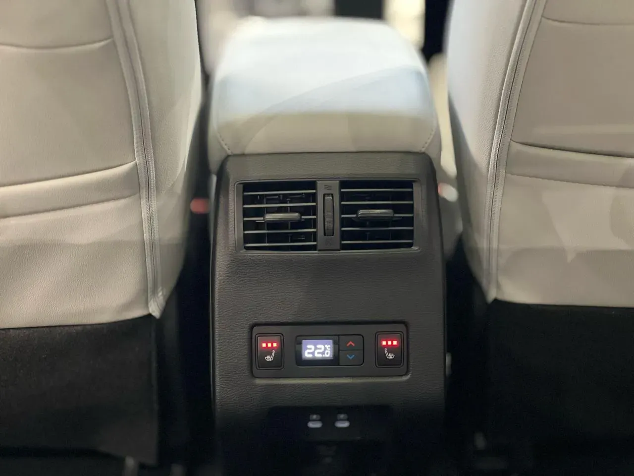 Mitsubishi Outlander Plug-in Hybrid - Imagem 10