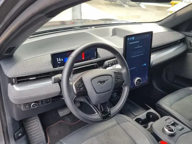 Ford Mustang Mach-e - Imagem 12