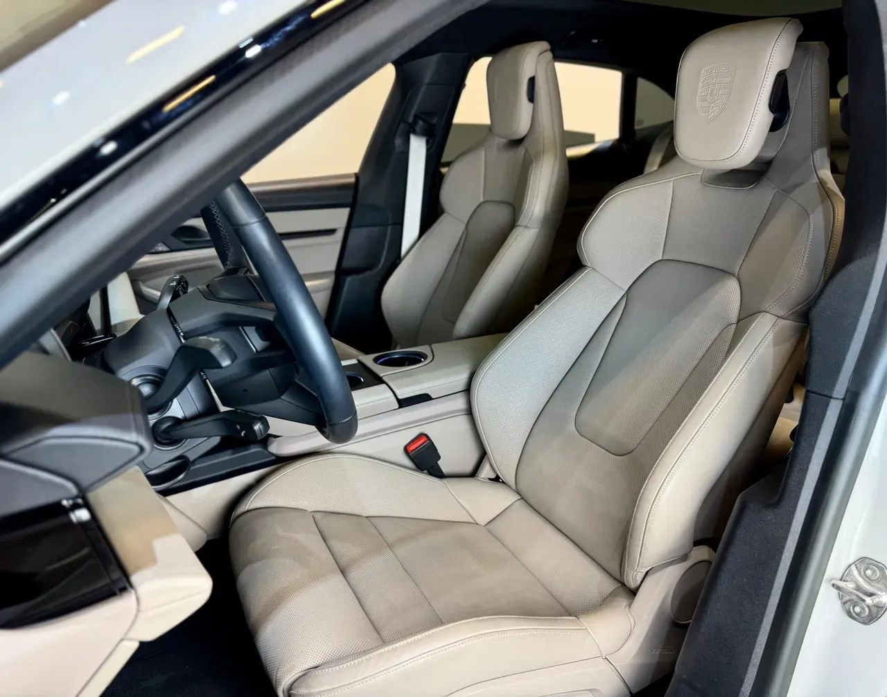 Porsche Taycan - Imagem 10