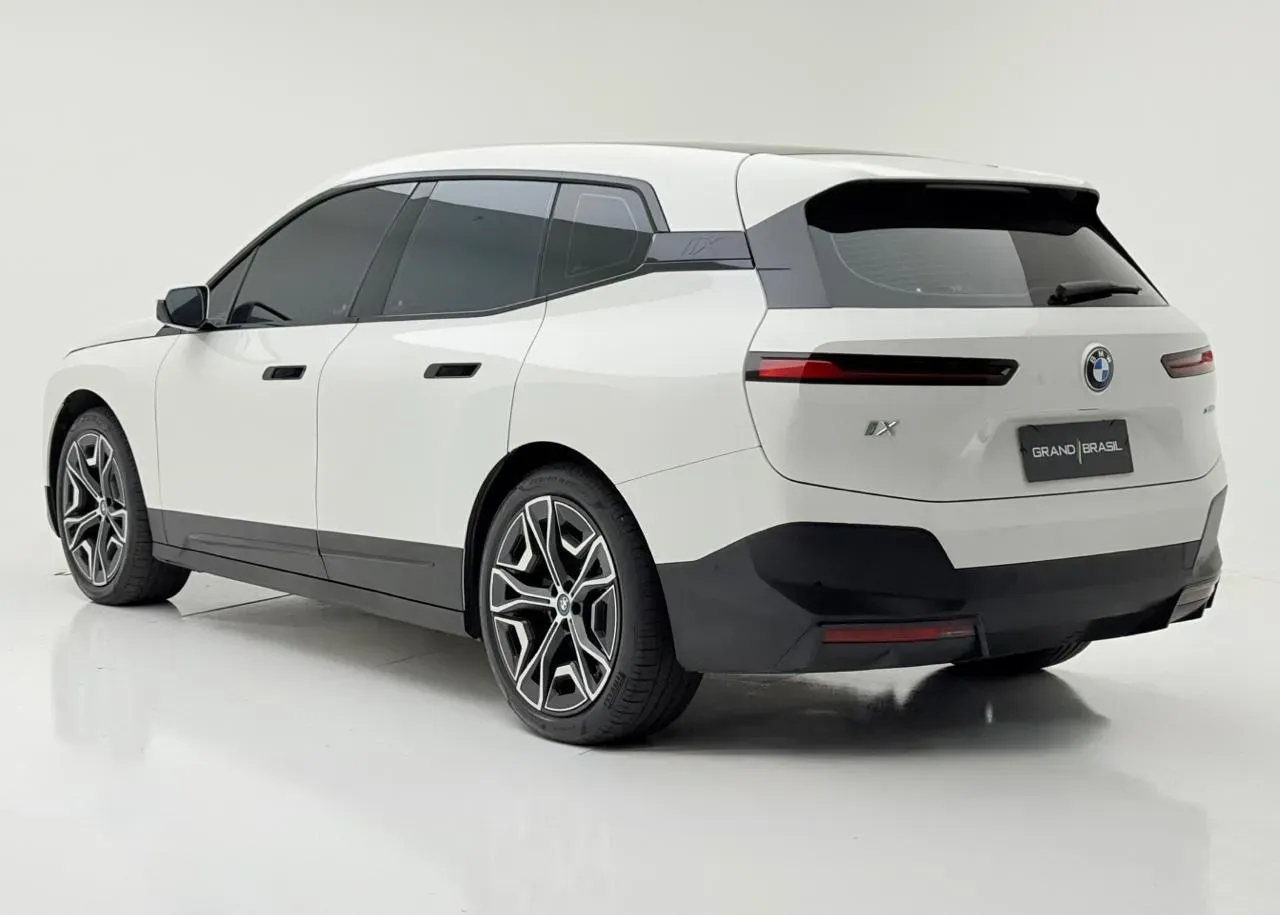 BMW Ix - Imagem 5