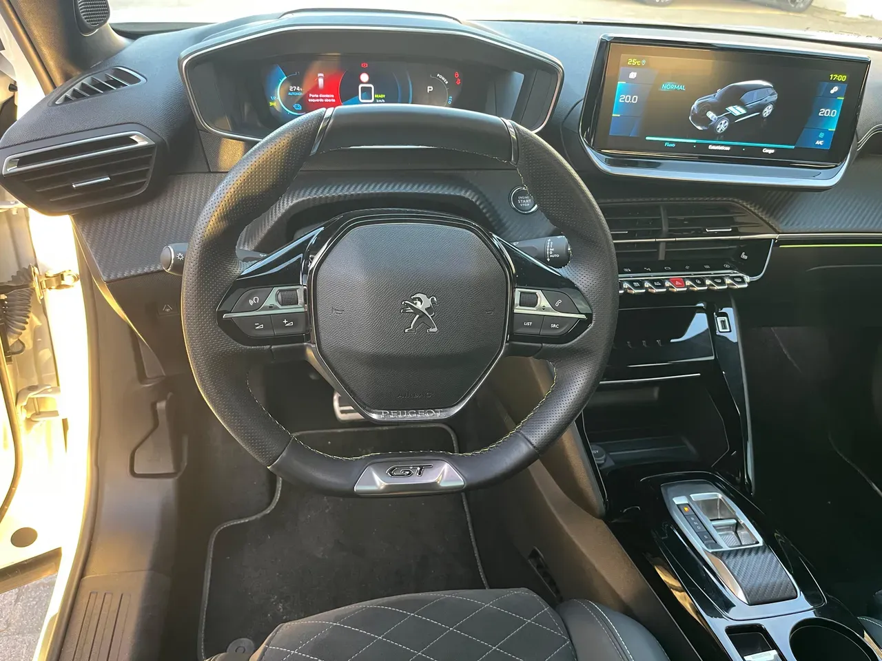 Peugeot E-208 - Imagem 18