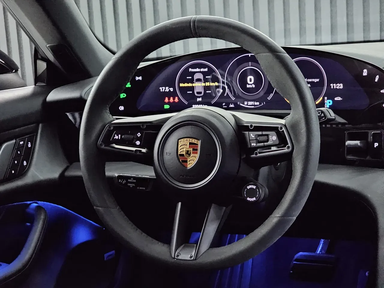 Porsche Taycan - Imagem 11