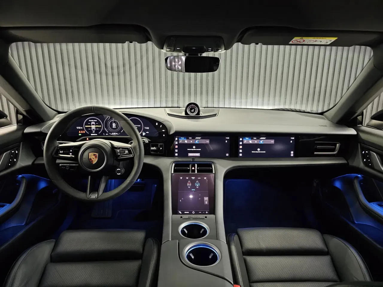 Porsche Taycan - Imagem 12