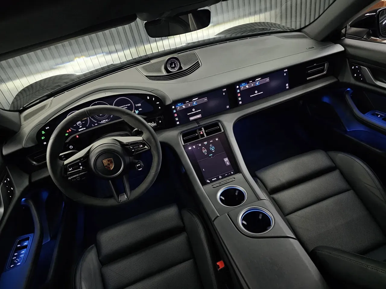 Porsche Taycan - Imagem 19