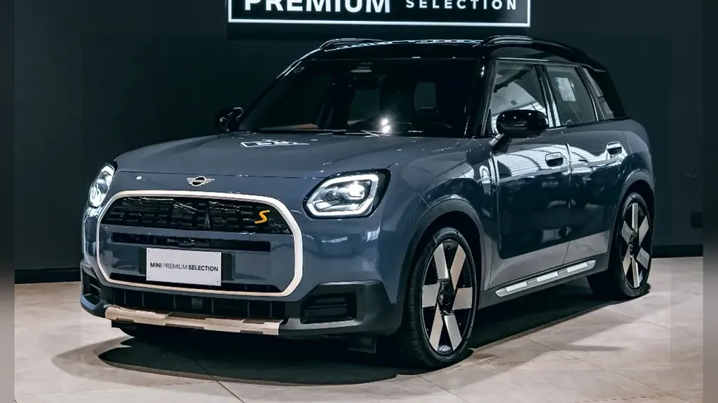 Foto de um mini countryman se all4