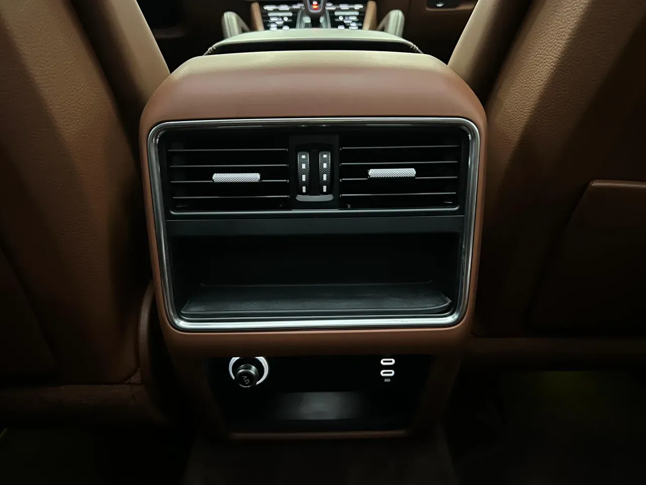 Porsche Cayenne E-hybrid - Imagem 18