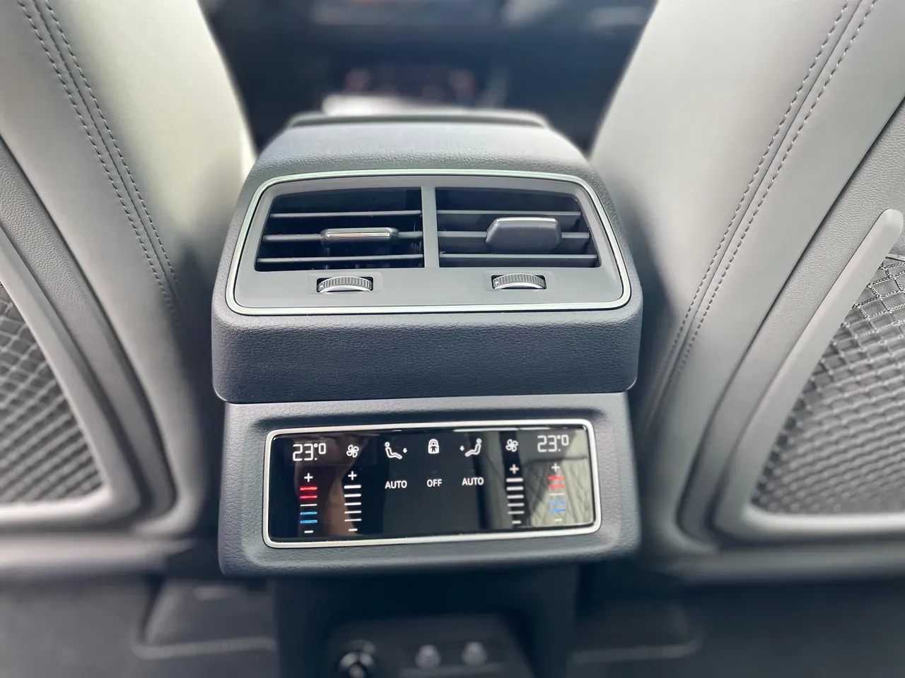 Audi Q8 Sportback E-tron - Imagem 8