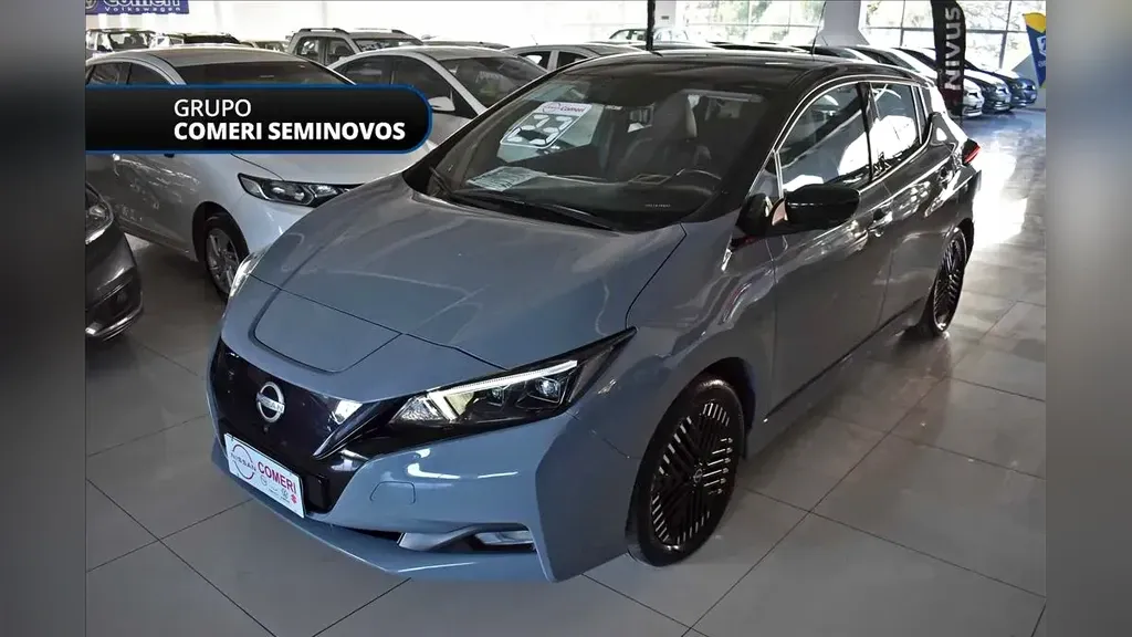 Foto de um nissan leaf