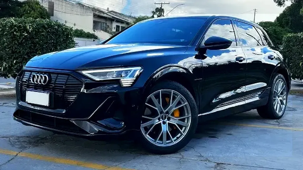 Foto de um audi e-tron s