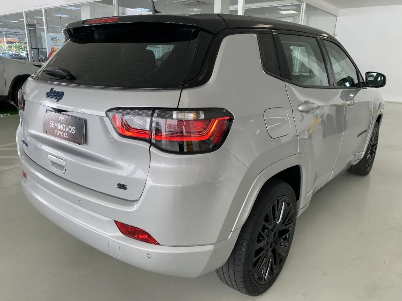 Jeep Compass 4xe Plugin Hybrid - Imagem 4