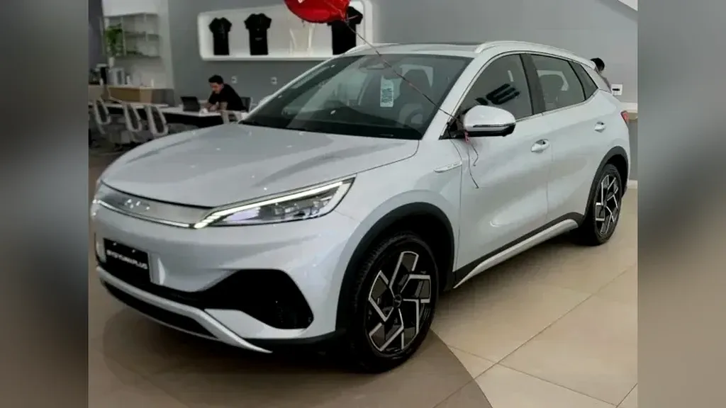 Foto de um byd yuan plus