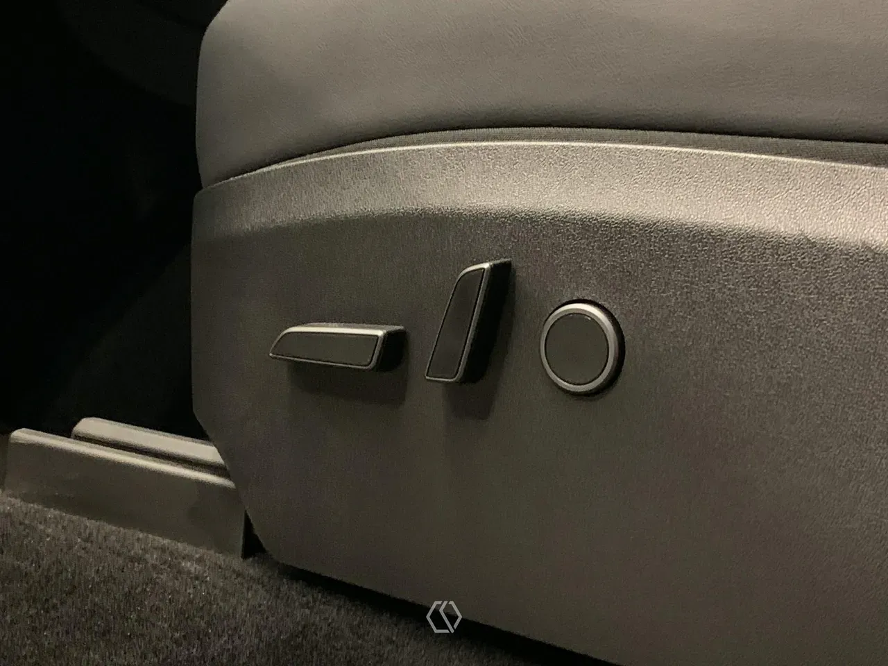 Tesla Model Y - Imagem 2