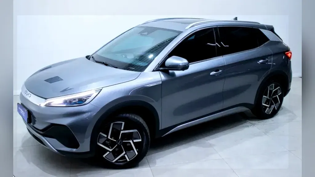 Foto de um byd yuan plus