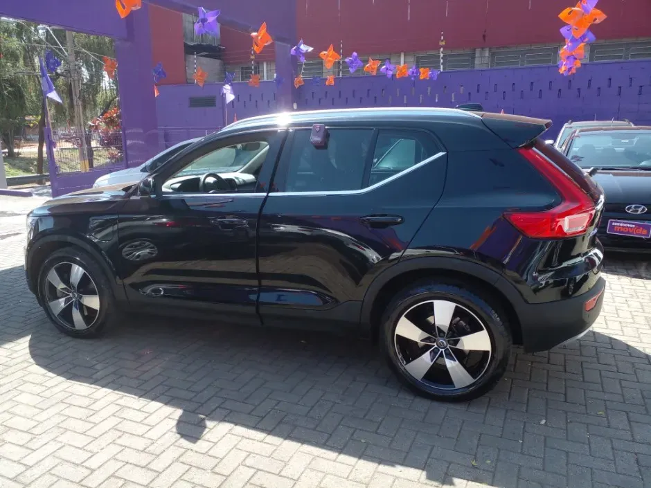 Volvo XC40 Recharge Plug-in Hybrid - Imagem 4
