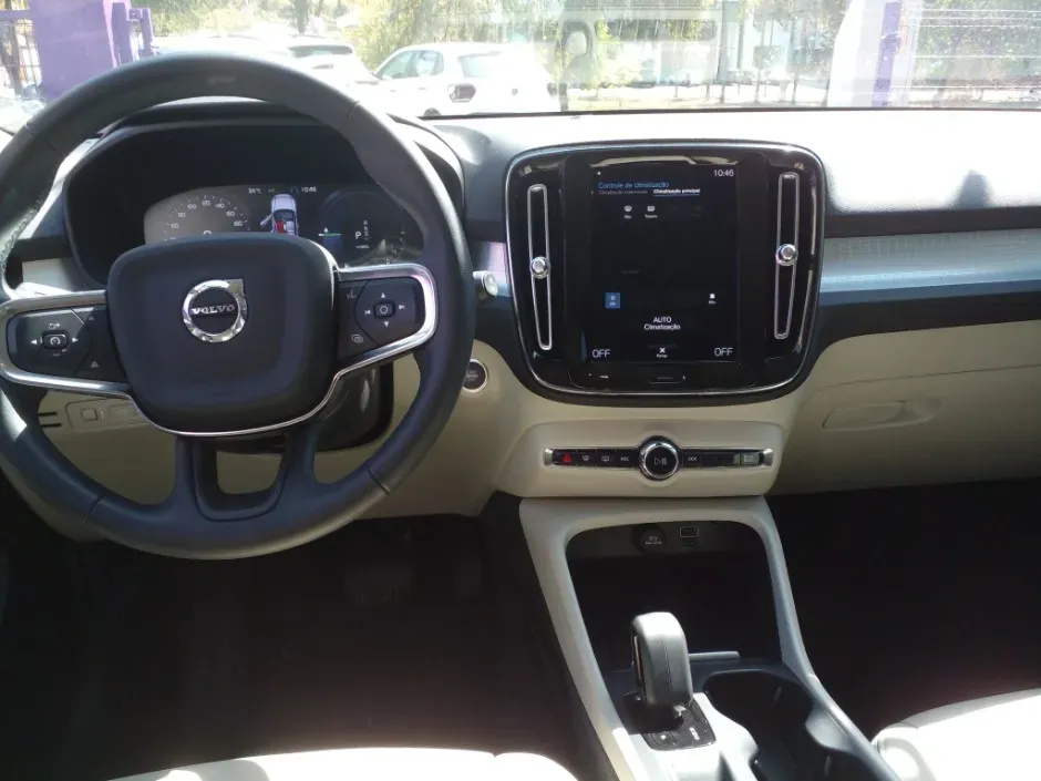 Volvo XC40 Recharge Plug-in Hybrid - Imagem 7