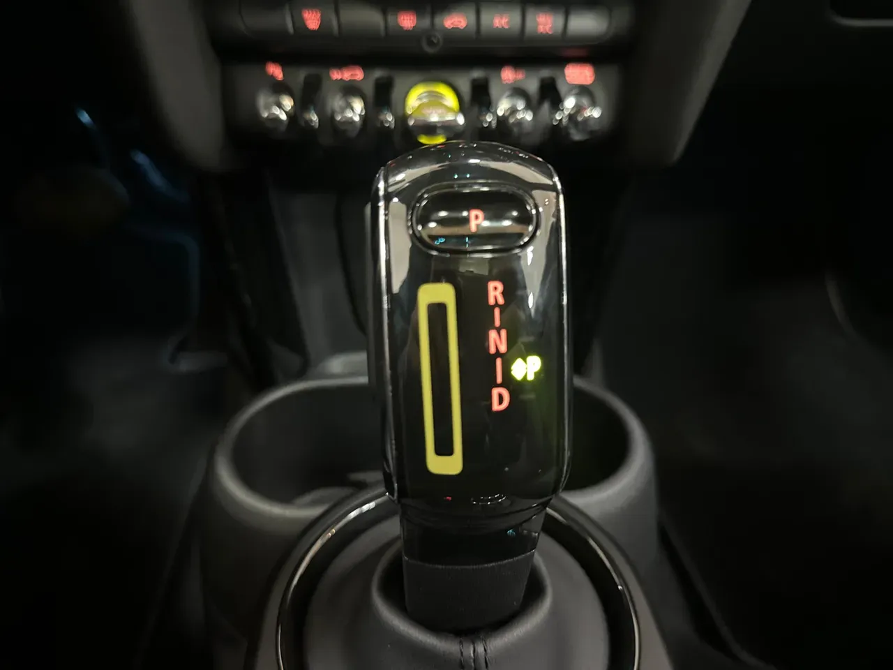 Mini Cooper SE - Imagem 19