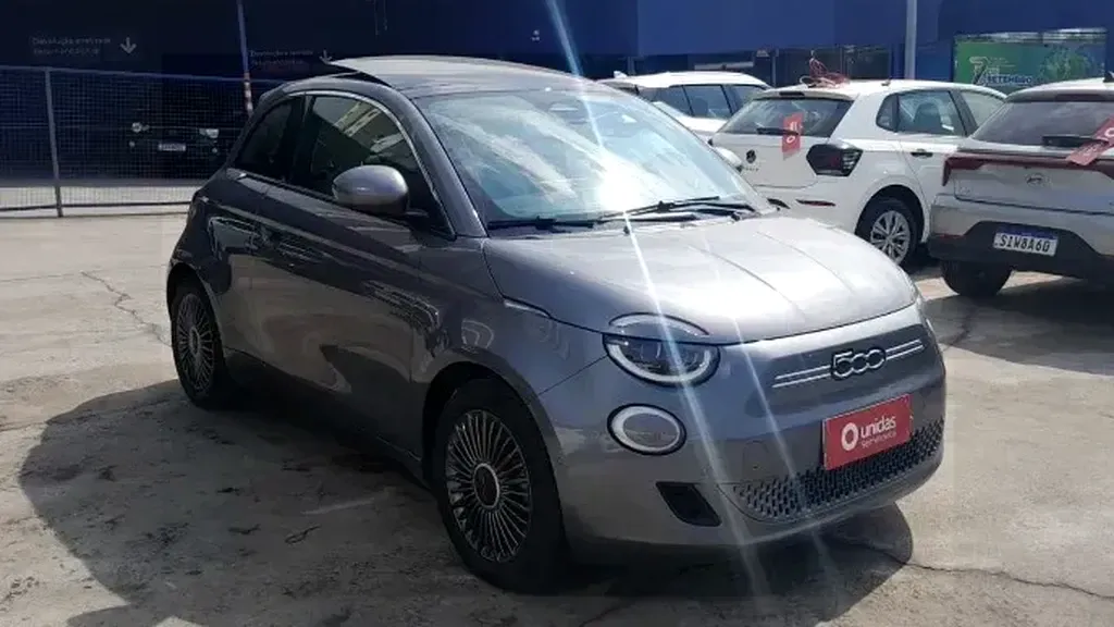 Foto de um fiat 500e