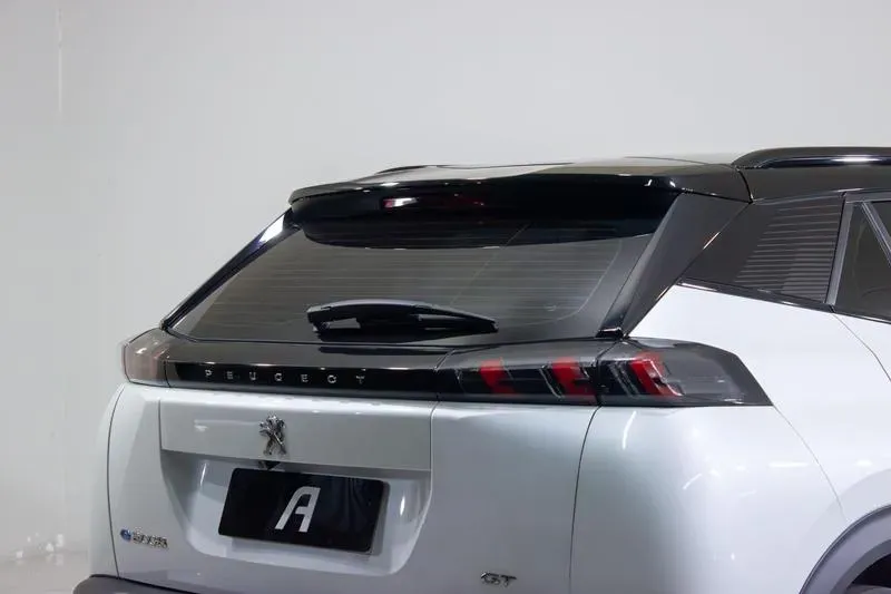 Peugeot E-2008 - Imagem 14