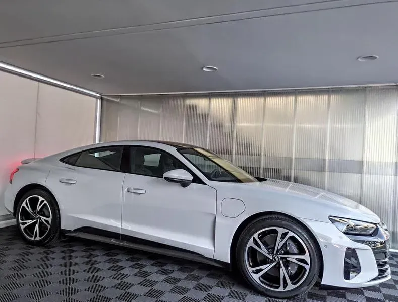 Audi E-tron  GT - Imagem 3