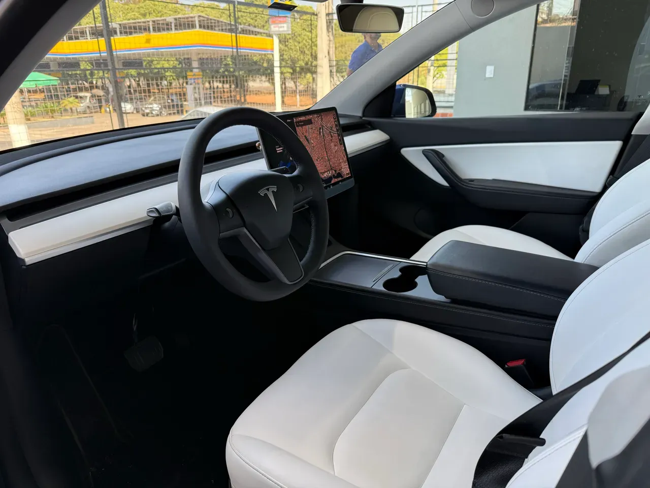 Tesla Model Y - Imagem 2