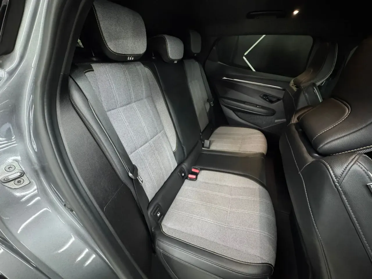 Renault Megane E-tech Electric - Imagem 12