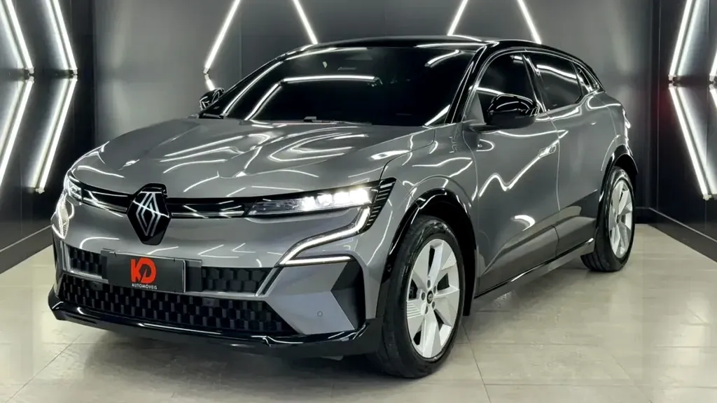 Foto de um renault megane e-tech electric