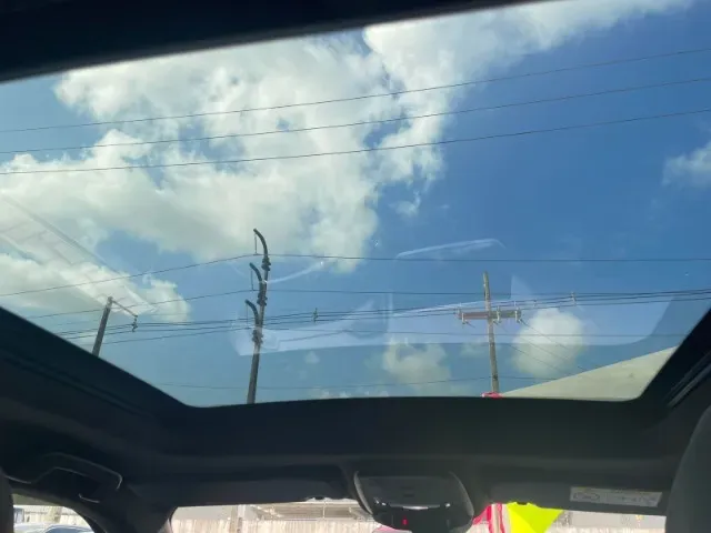 Peugeot E-2008 - Imagem 11